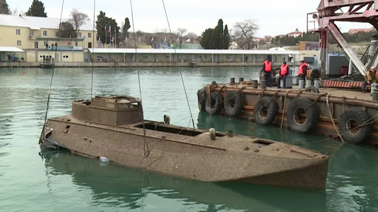 Торпедный катер Г-5 со дна Черного моря

Катер обнаружили на выходе из...