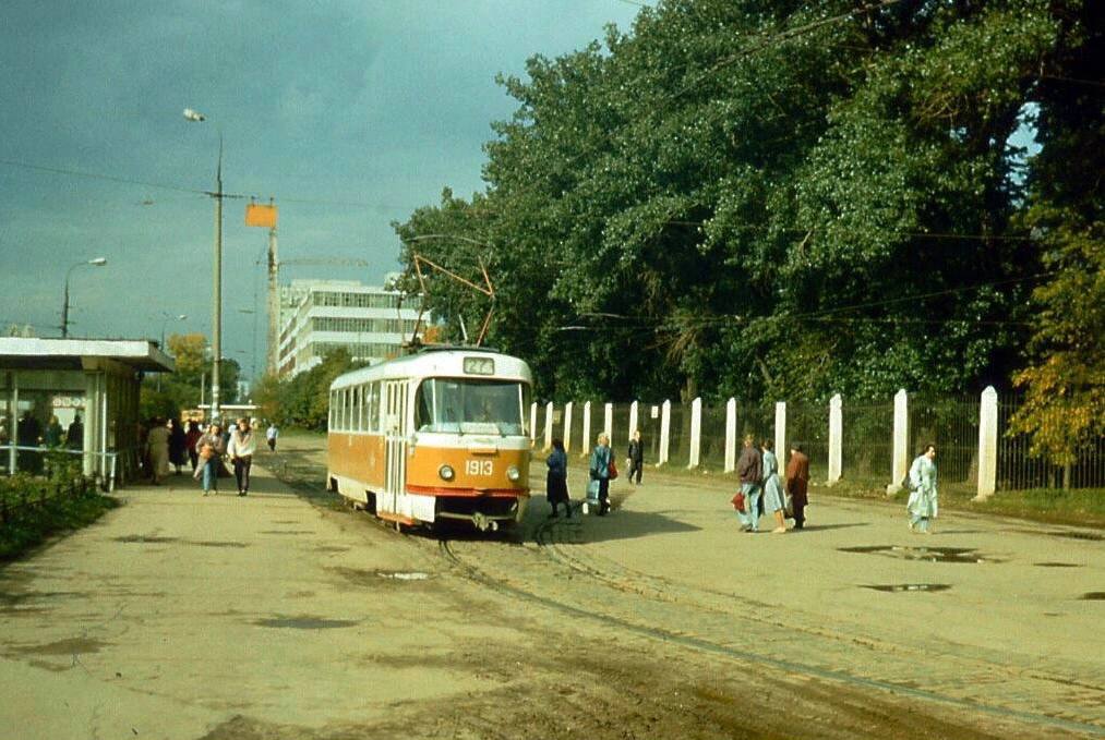 Кольцо. Станция метро «Войковская», 1992