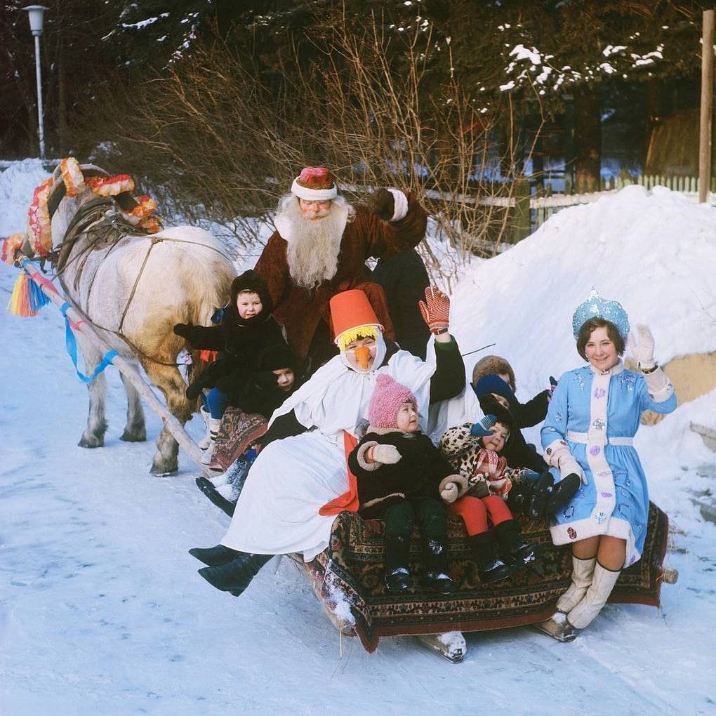 Катание на санях в детском городке на ВДНХ, 1979