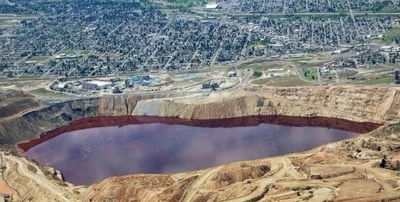 Озеро Карачай - самый опасный водоем в мире

Обычным водоемом озеро Карачай...