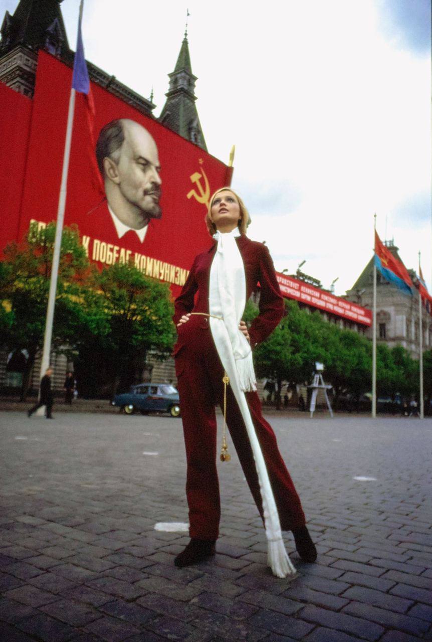 Из первой фотосессии для журнала «Vogue» в Москве, 1969