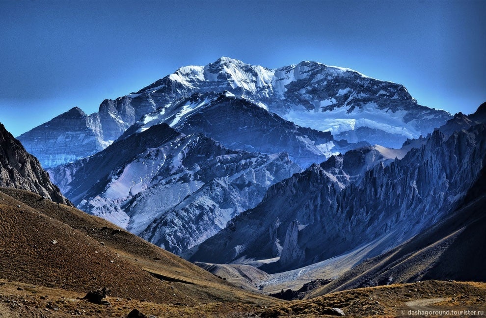 Аконка́гуа (исп. Aconcagua) — высочайшая вершина в Андах, расположена на...