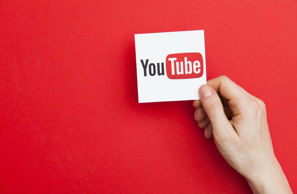 Ежедневное количество просмотров на YouTube составляет 4 миллиарда.