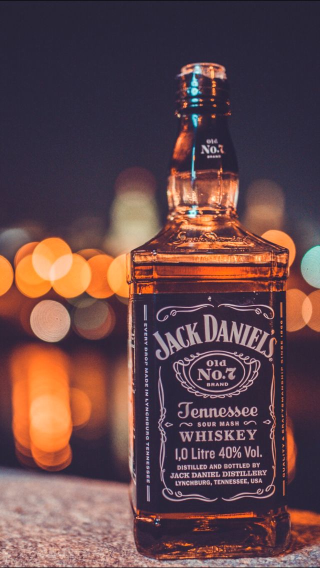 Джек Дэниэл, отец знаменитого виски «Jack Daniel’s», умер от заражения крови...